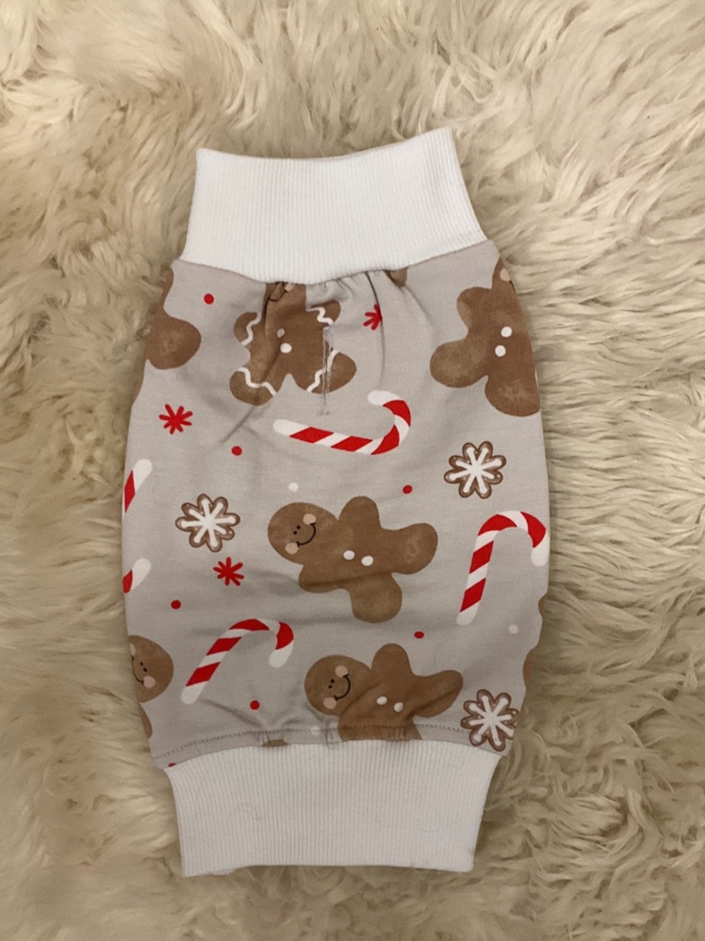 Bums & Roses Gingerbread Dog/Pet Sweatshirt - Picture 3 of 4